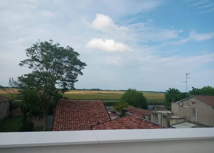 Residenza Luciani 3* 코마키오