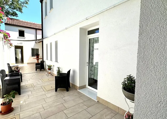 ゲストハウス Residenza Luciani コマッキオ